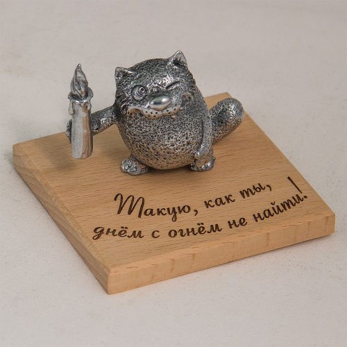 Фигура "Такую как ты, днём с огнем не найти!" (кот со свечой) фото 2