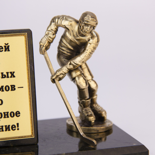 Фигурка на камне "Хоккеист. Финт" БФКМ-101/1финт фото 2