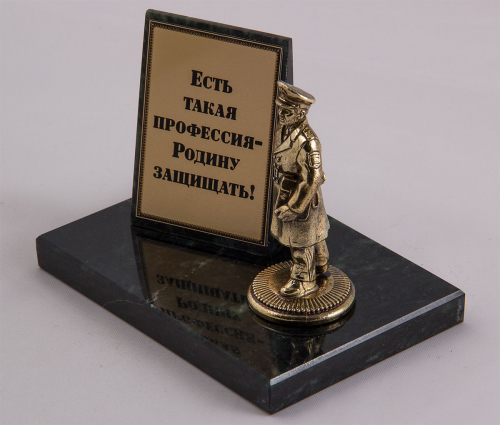 Фигурка на камне "Генерал" фото 2