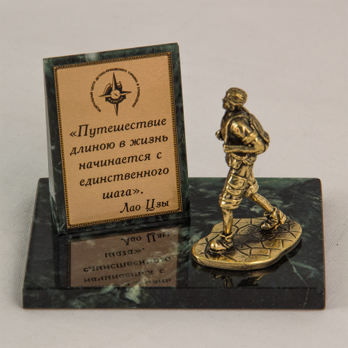 Фигурка на камне "Турист" фото 3